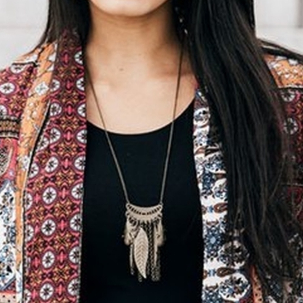 🆕 Urban Boutique - Brass Feather Necklace Set‎